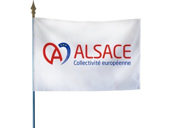 Drapeau des départements français sur hampe