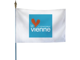 Drapeau des départements français sur hampe