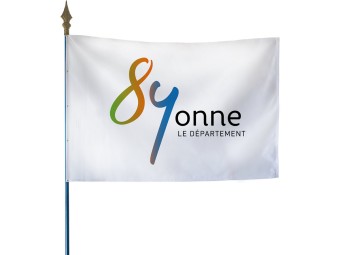 Drapeau des départements français sur hampe
