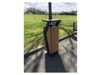 Corbeille Square 60L stratifié compact avec cendrier