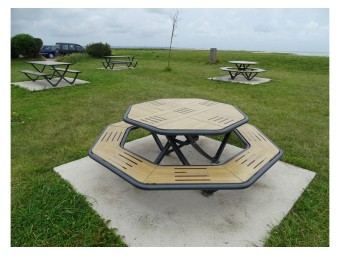 Table pique nique octogonale Horizon stratifié compact