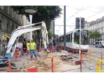 Barrière chantier en acier rouge et blanc - vendu par 5