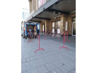 Barrière extensible acier 2,3m - rouge/blanc - BAR001RB
