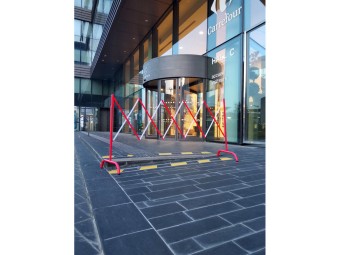 Barrière extensible acier 2,3m - rouge/blanc - BAR001RB